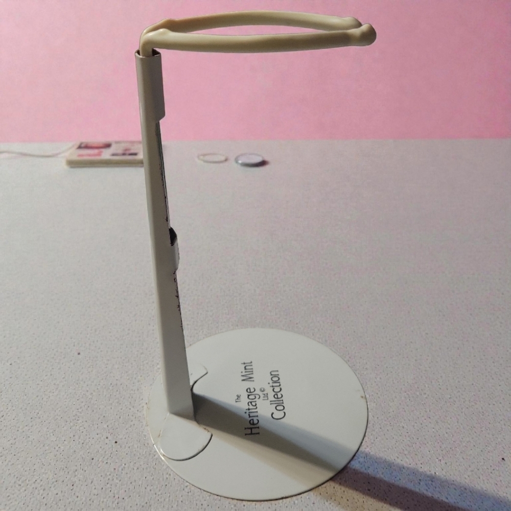 Vtg 1990 Heritage Mint Metal DOLL Stand 7"- 11" Adjustable #1